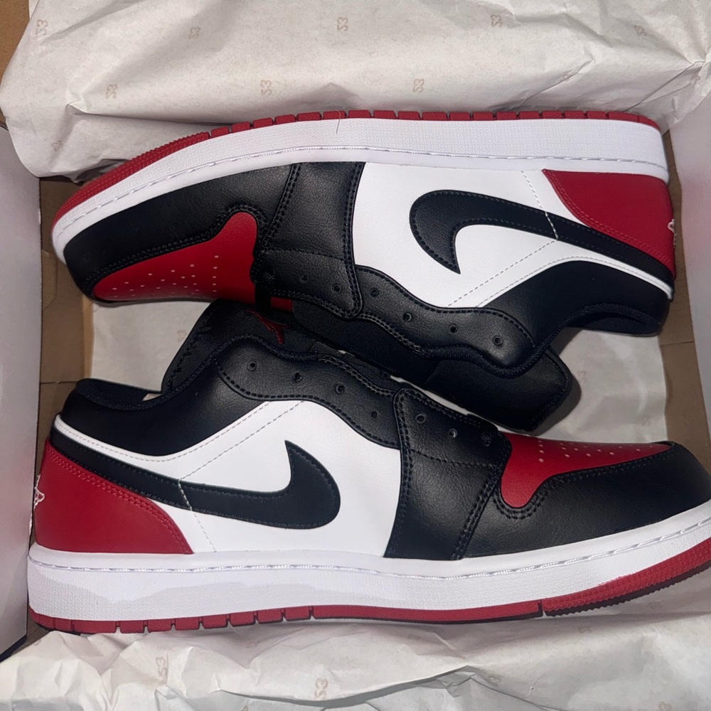 Air jordan one bred toe